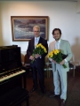 Baritons Pēteris Svilis kopā ar pianistu pēc koncerta